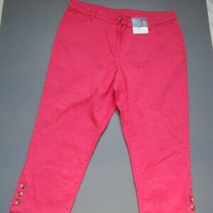 NWT. SIZE 16. Bonmarche soft cotton capris.